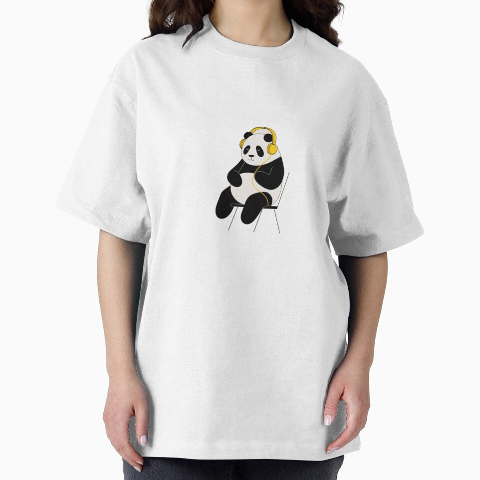Panda minimalista escuchando musica by PandArtStudio